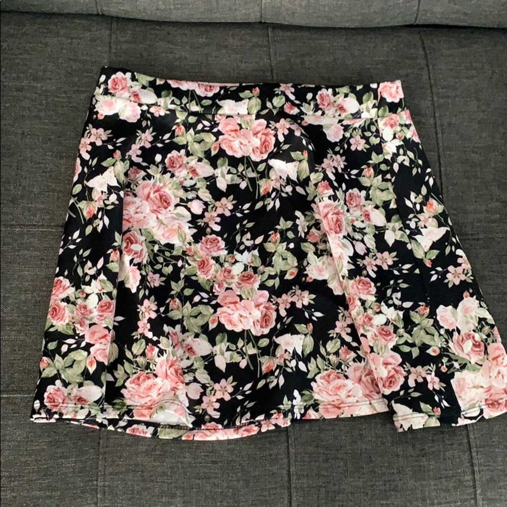 Flowery skirt